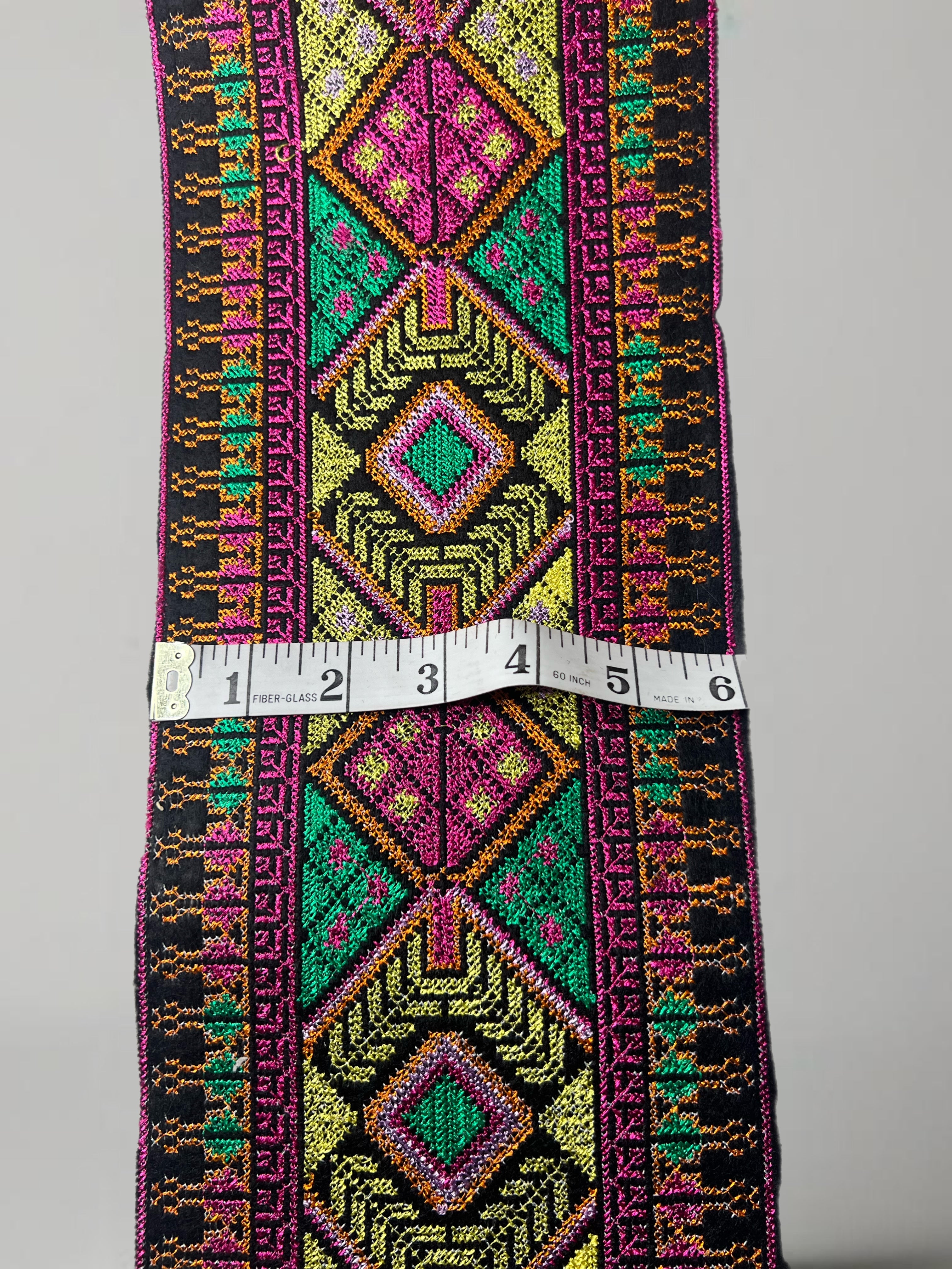 Embroidered lace African crafts European laces Asian lace for dresses clothes trim sale by yard