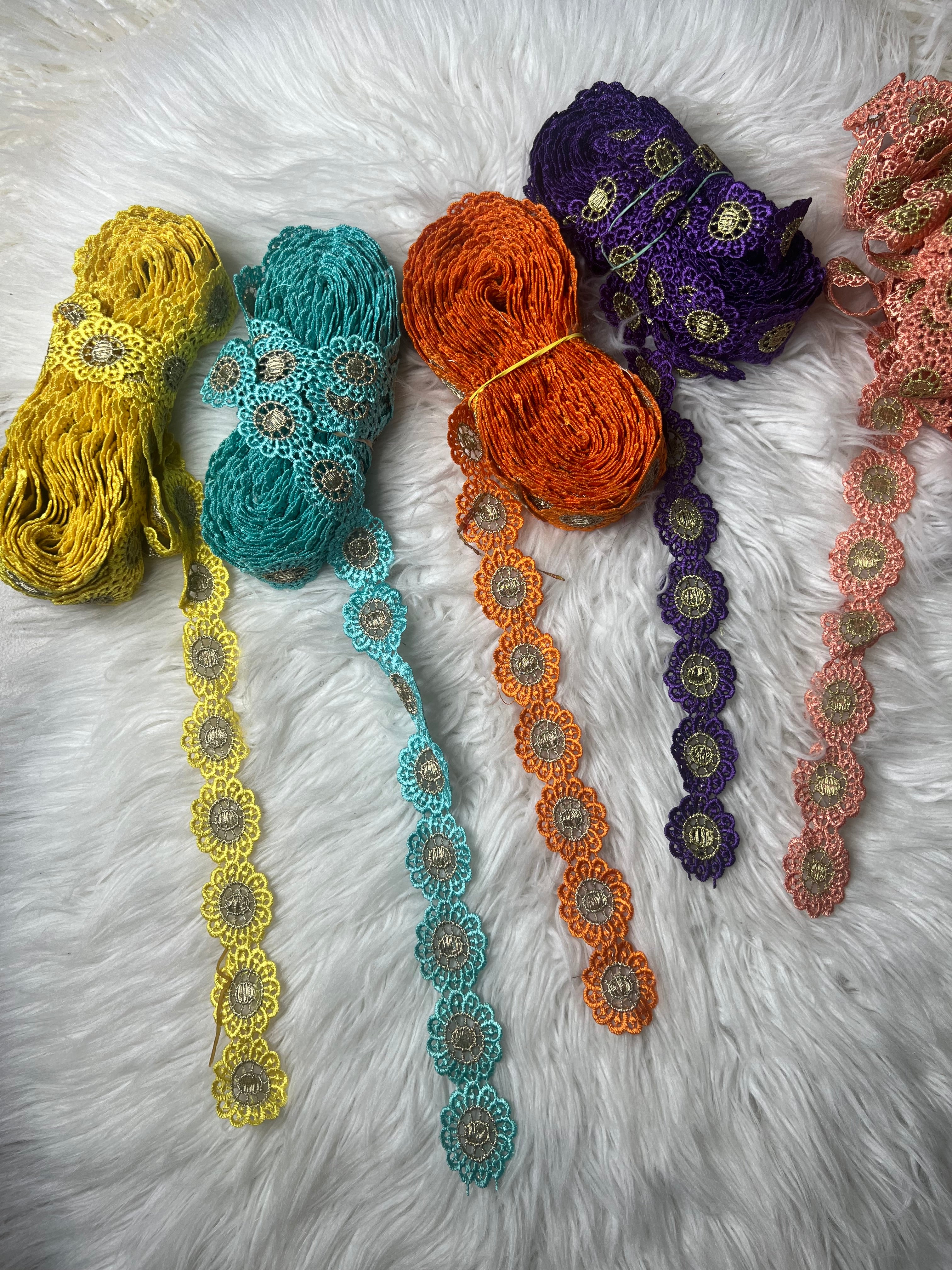 Daisy Flower Crocheted Lace Fabric Ribbon Trims Wide 1inch for DIY Sewing Garments Accessories-Lace Trim Fabric for DIY Decorative Sofa, Curtain, Bedding, Clothes Edge Wrapping-Lace Tape Crafts sale by yard