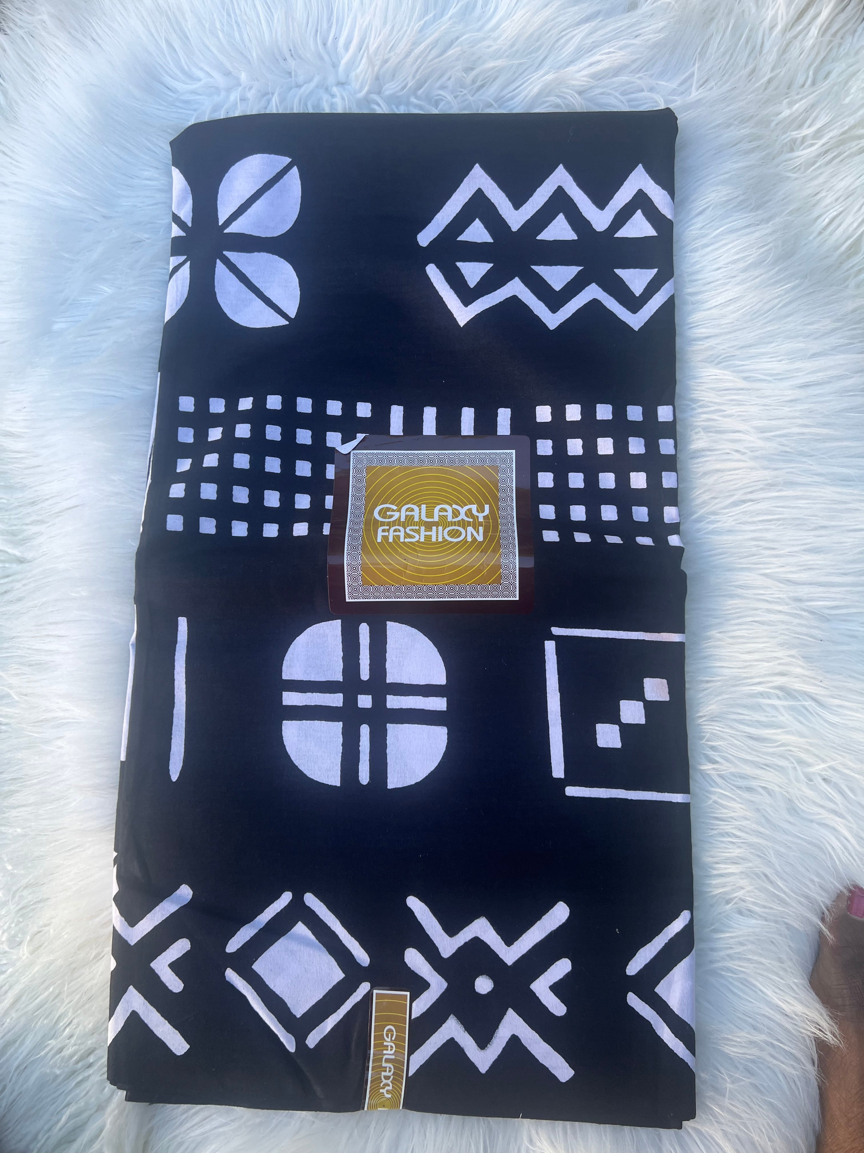 Black White Square Maze Ankara African Print Fabric, Unique Yards African Wax Fabric, Traditional African Clothing, Bold Maze Ankara Decor