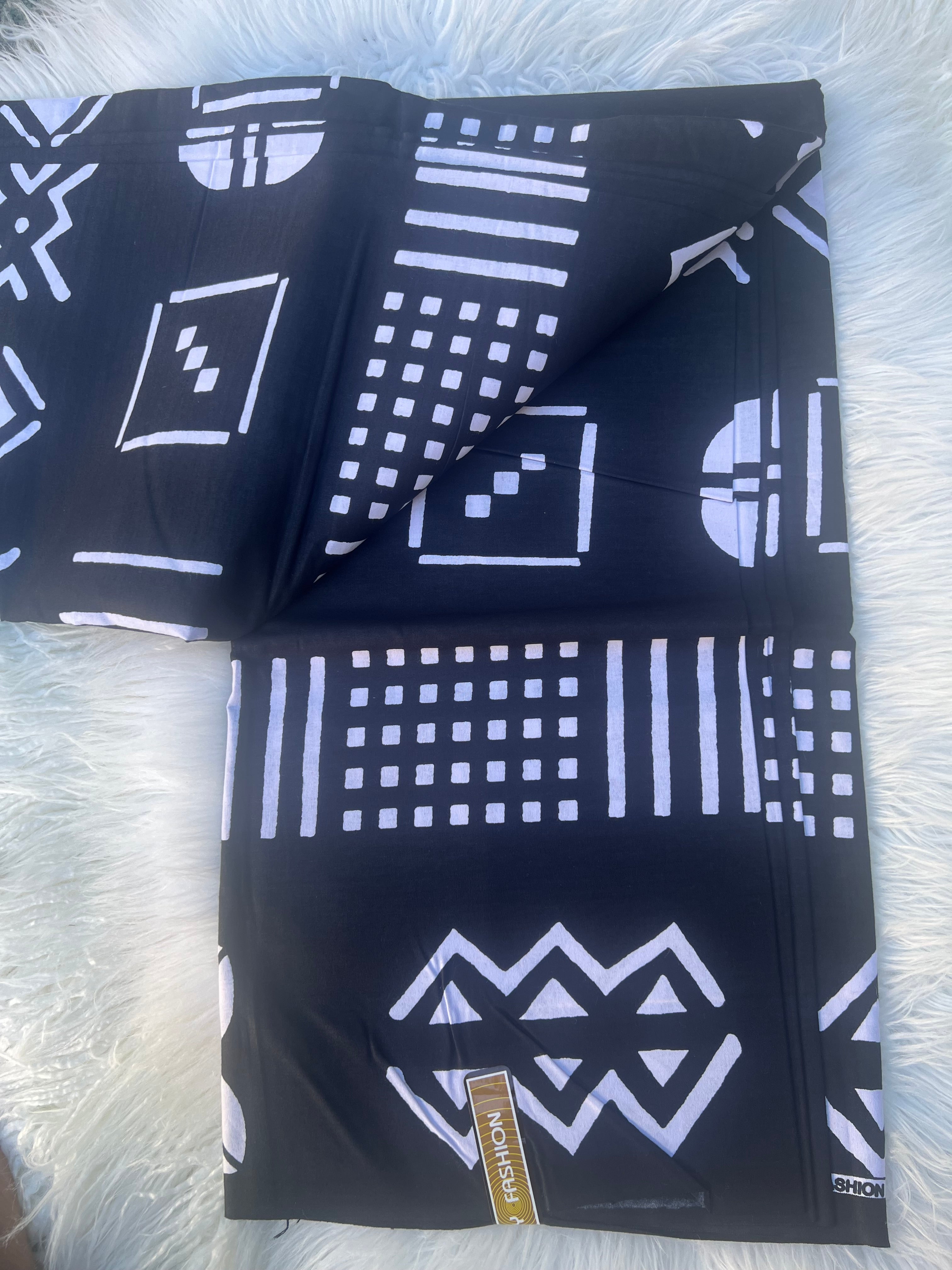 Black White Square Maze Ankara African Print Fabric, Unique Yards African Wax Fabric, Traditional African Clothing, Bold Maze Ankara Decor