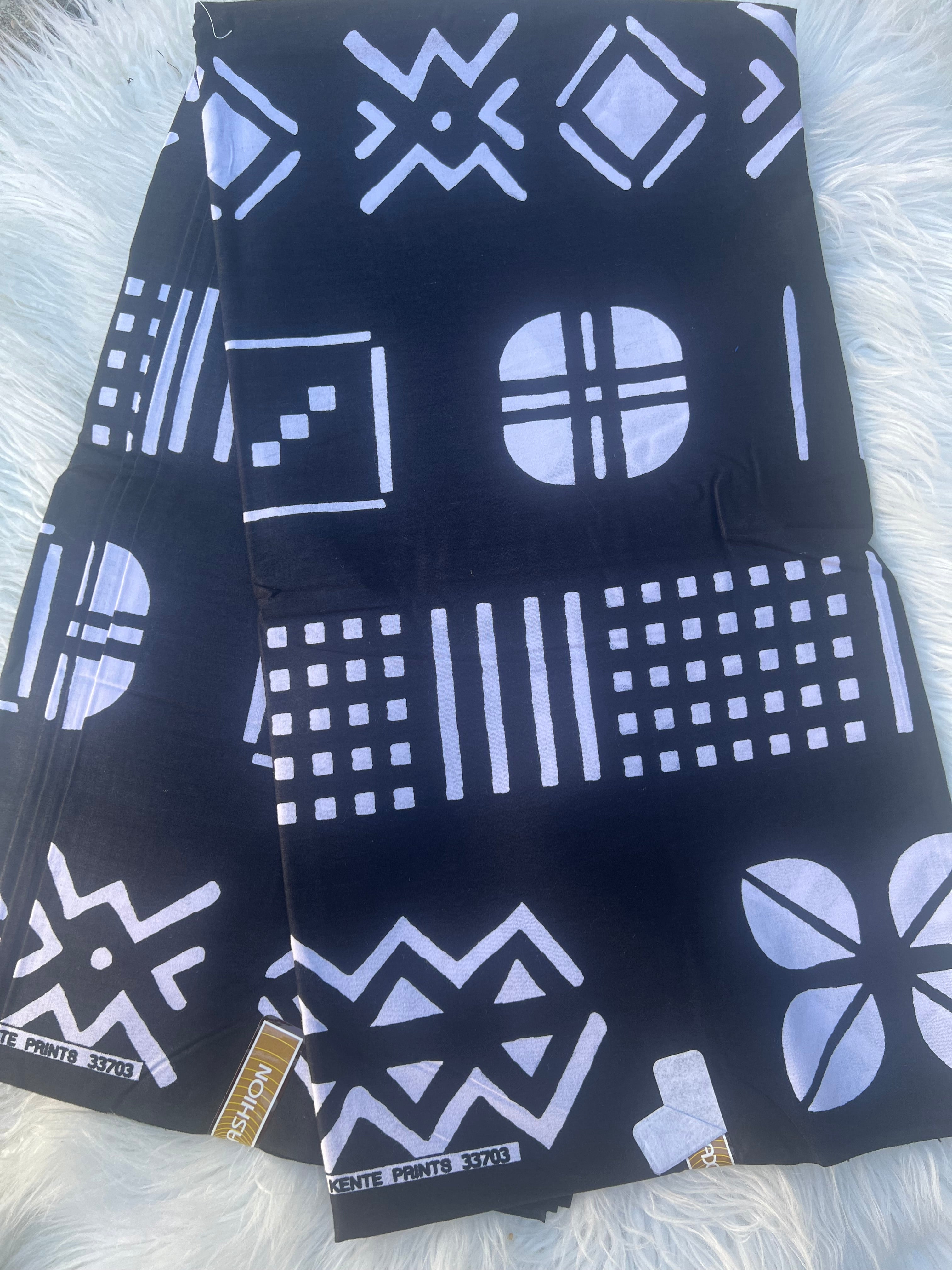 Black White Square Maze Ankara African Print Fabric, Unique Yards African Wax Fabric, Traditional African Clothing, Bold Maze Ankara Decor