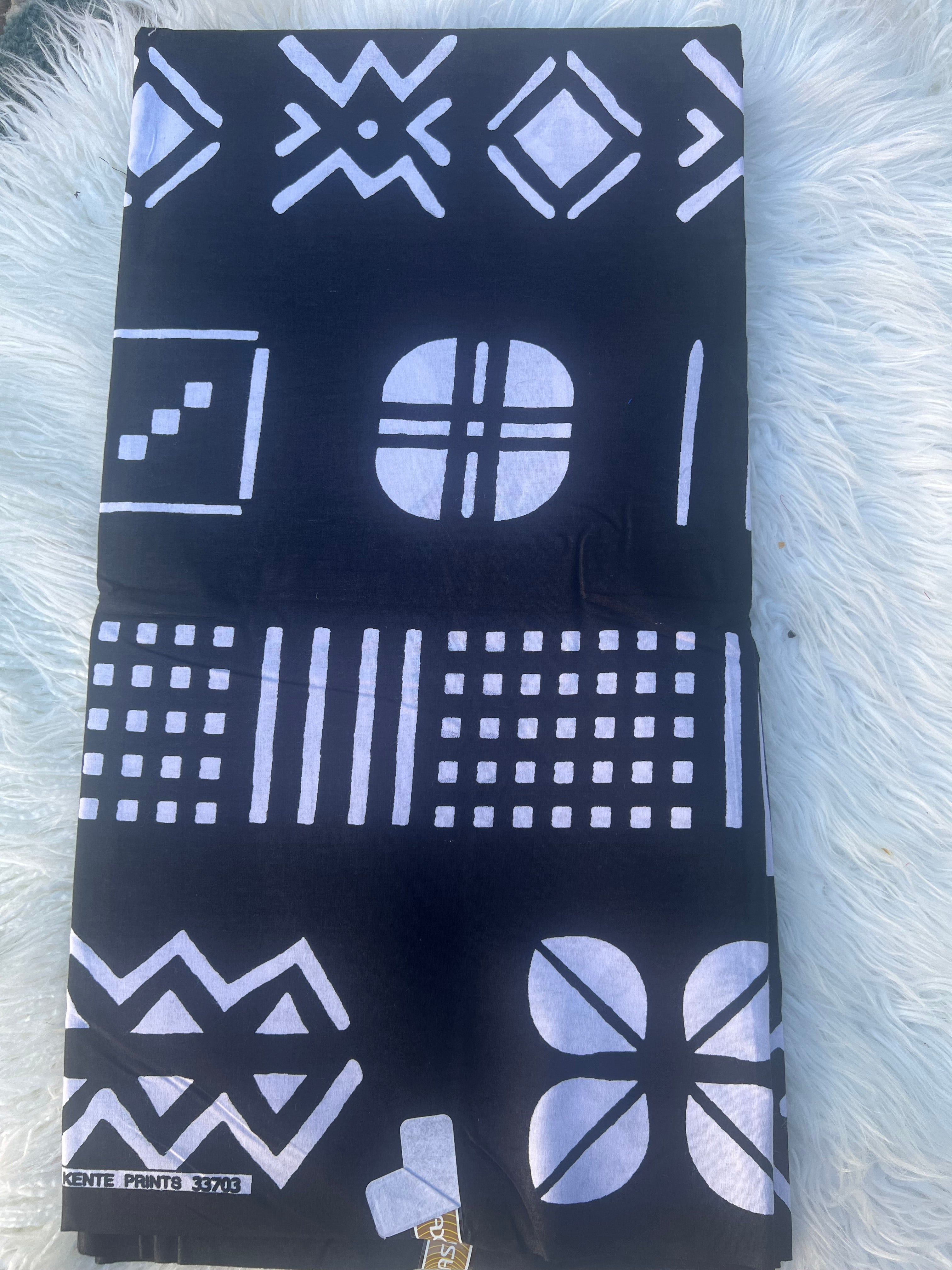 Black White Square Maze Ankara African Print Fabric, Unique Yards African Wax Fabric, Traditional African Clothing, Bold Maze Ankara Decor