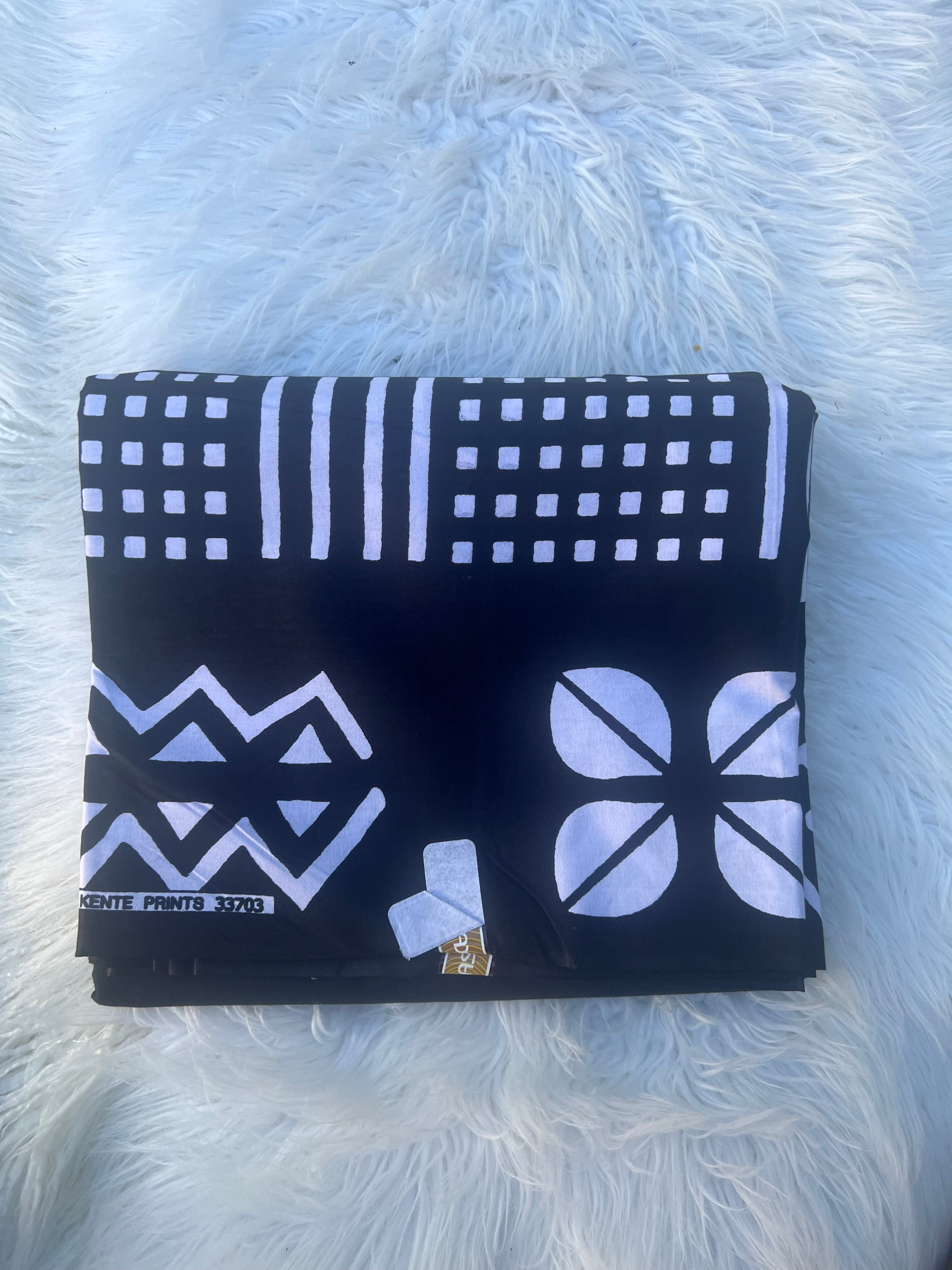 Black White Square Maze Ankara African Print Fabric, Unique Yards African Wax Fabric, Traditional African Clothing, Bold Maze Ankara Decor