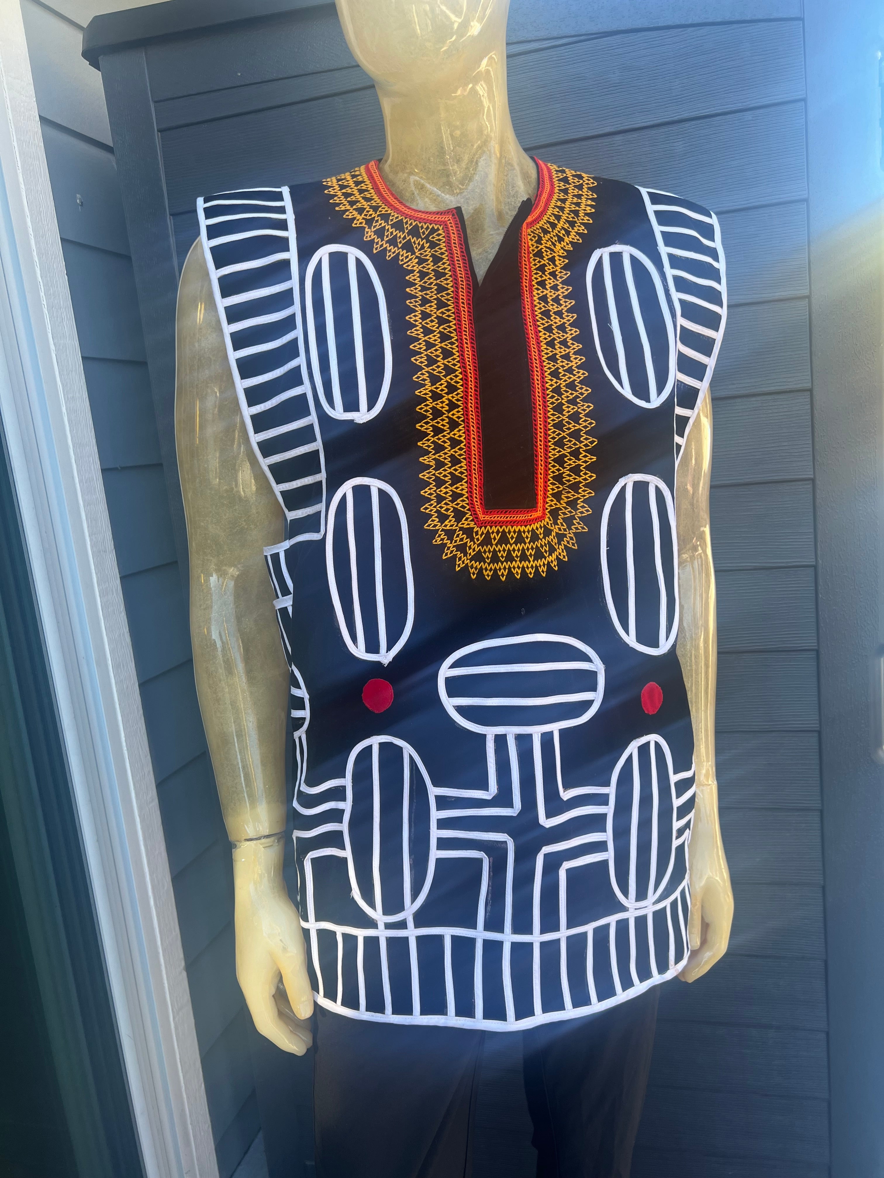 White Sleeveless Bamenda Toghu Jumper, Bias Dashiki, Toghu Tops, Unisex Tops
