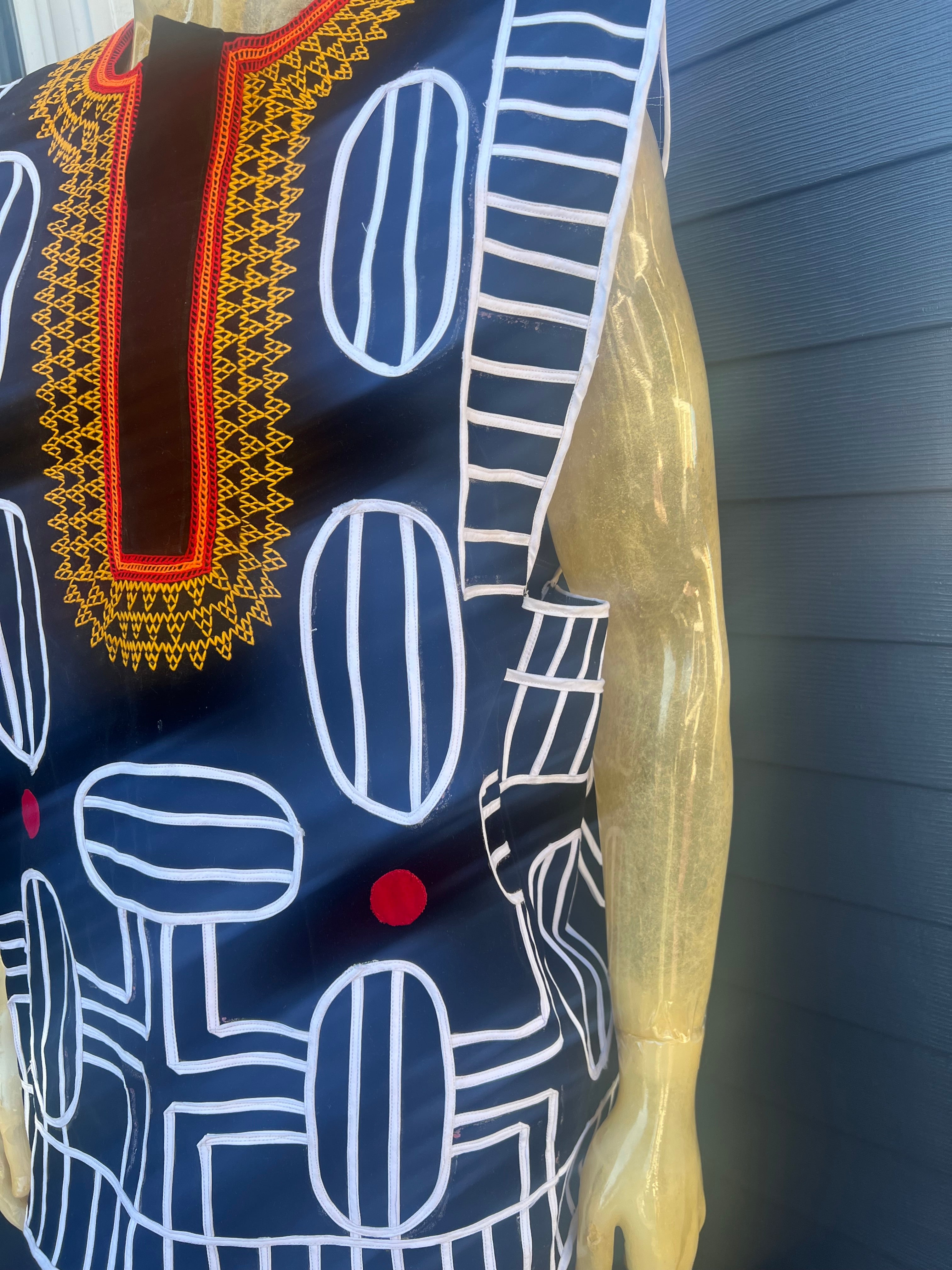 White Sleeveless Bamenda Toghu Jumper, Bias Dashiki, Toghu Tops, Unisex Tops