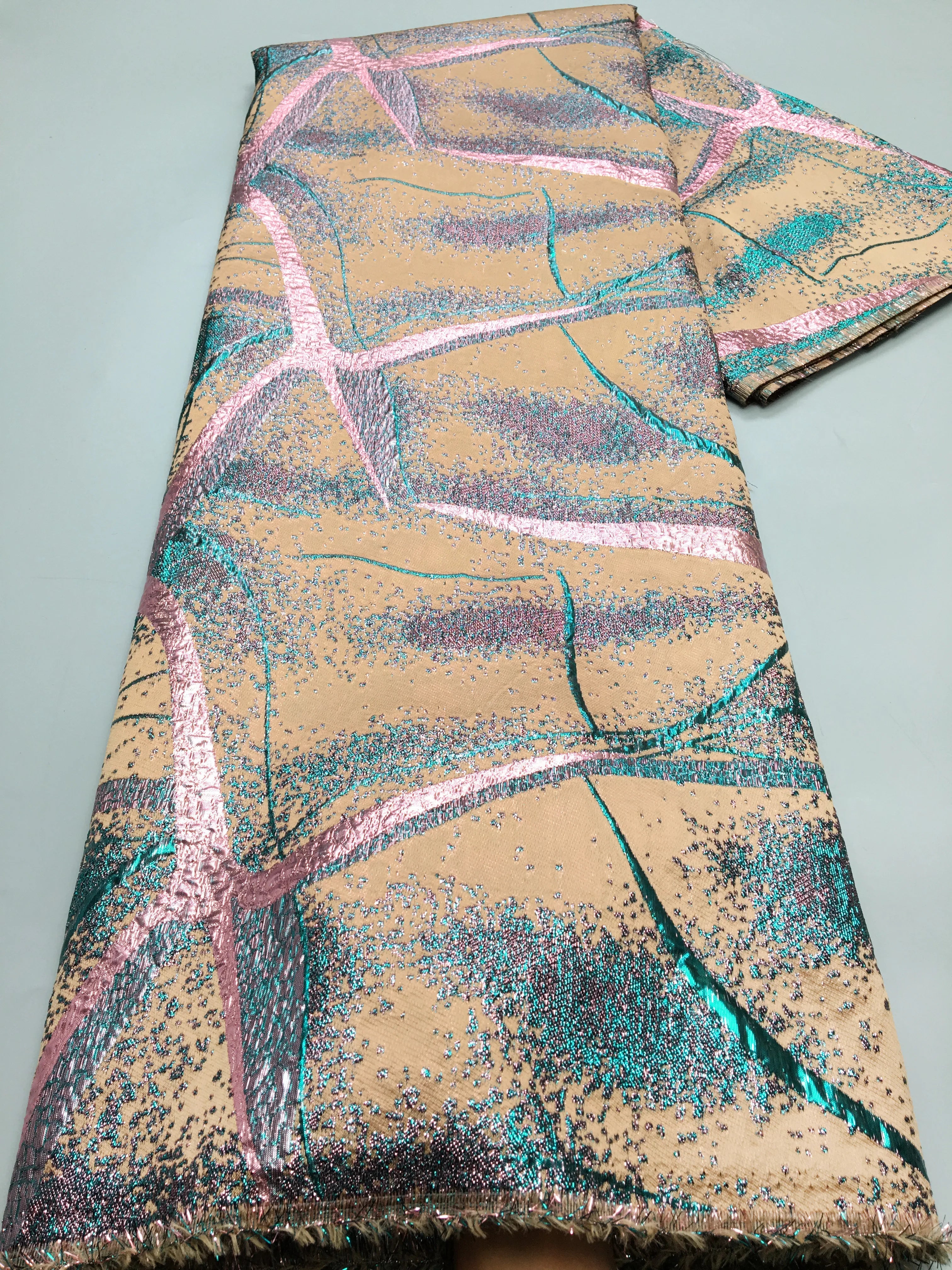 French Lace Fabric New Design Brocade Jacquard Lace Fabric 2024 High Quality African Fabric Lace For Women Wedding Dress F3901